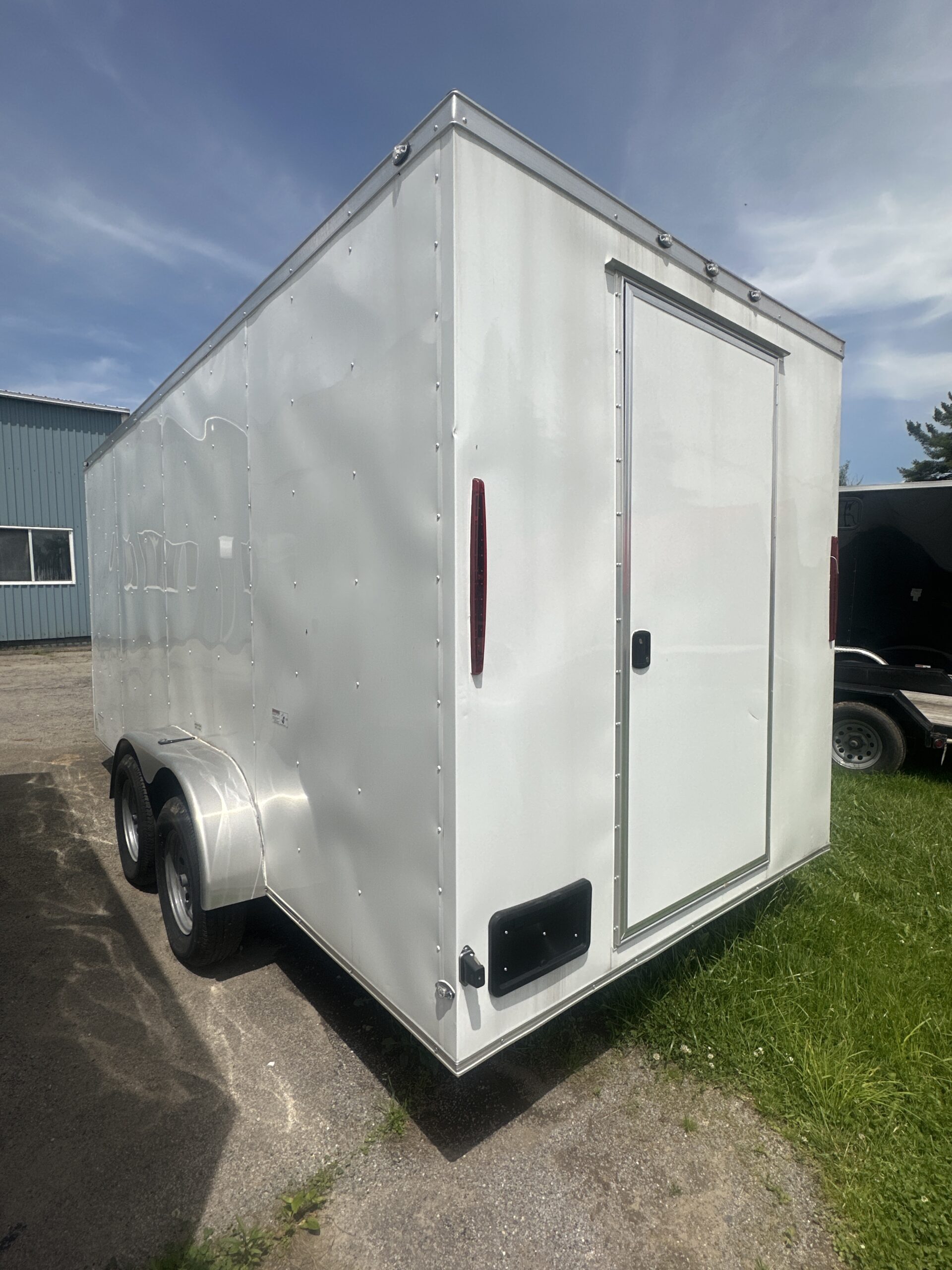 7X16 WHITE Enclosed Cargo - Image 5