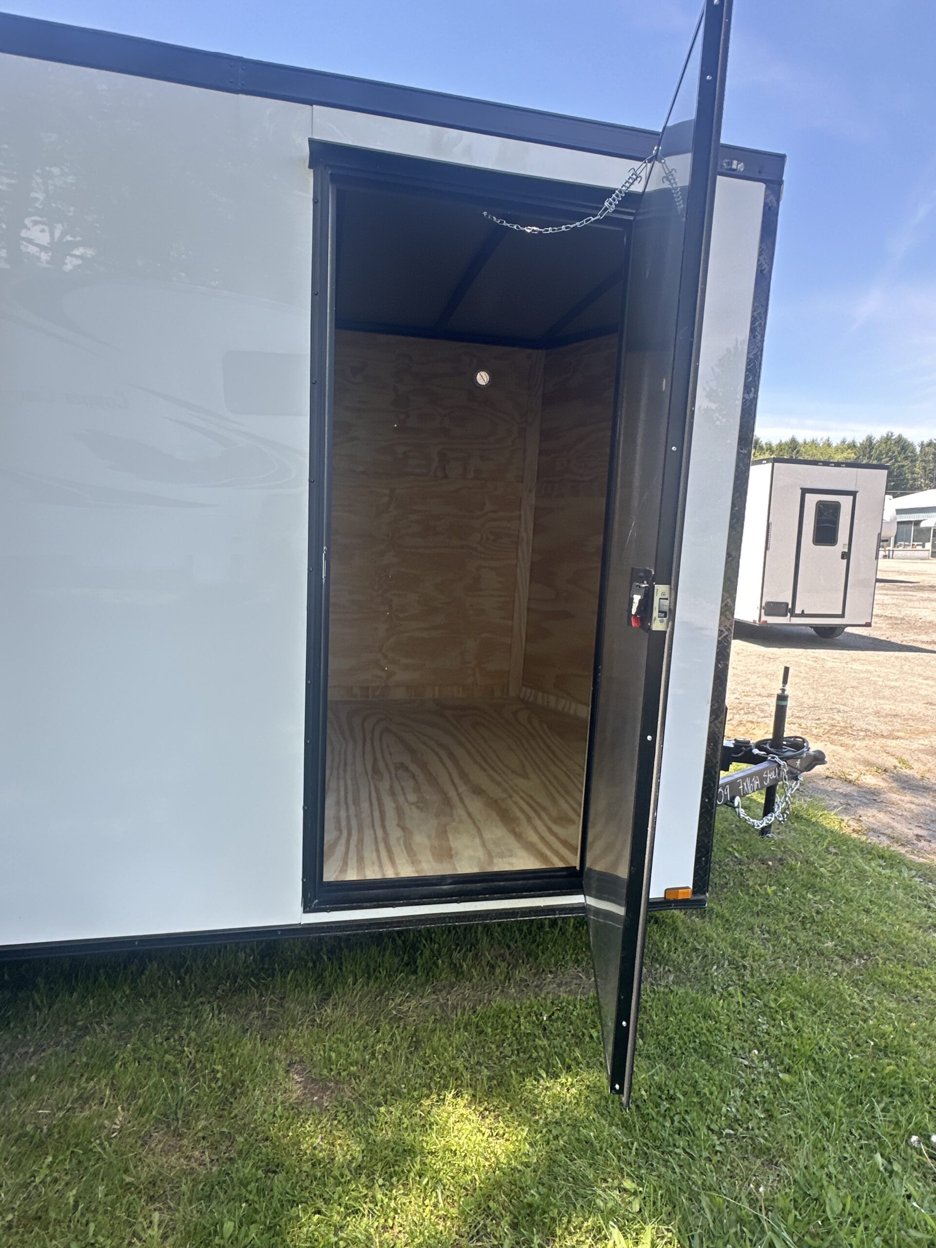 2026 QUALITY CARGO Enclosed Cargo - Photo 5