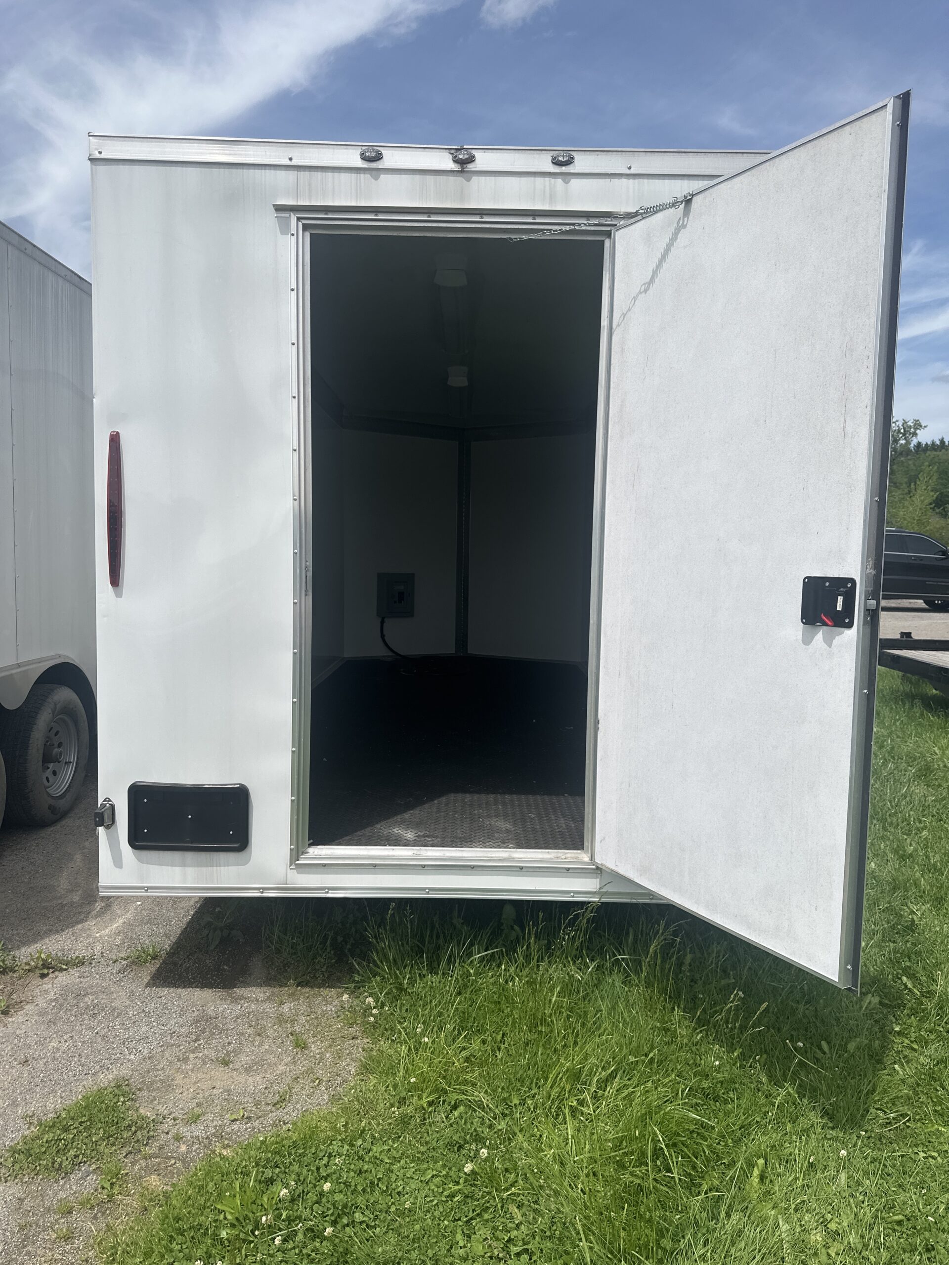 7X16 WHITE Enclosed Cargo - Image 3